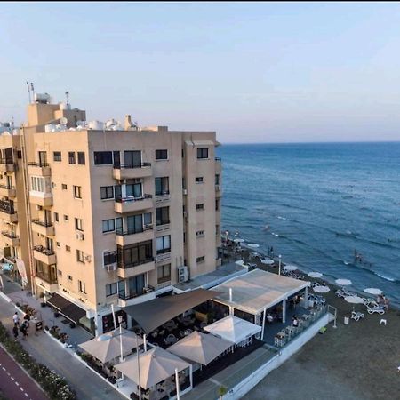 Bettys 1Br Seafront Apt Lárnaka Eksteriør bilde