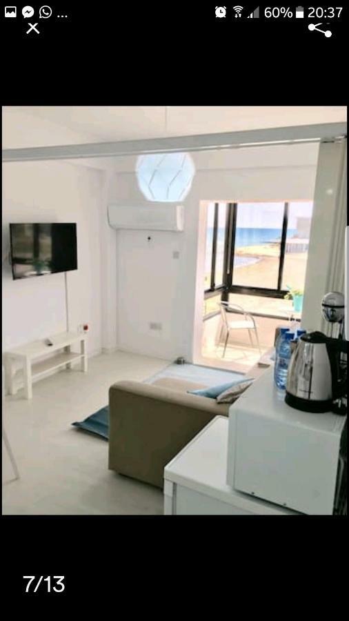 Bettys 1Br Seafront Apt Lárnaka Eksteriør bilde