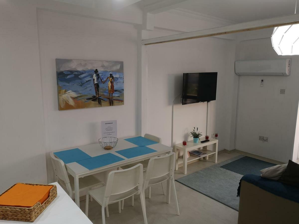 Bettys 1Br Seafront Apt Lárnaka Eksteriør bilde